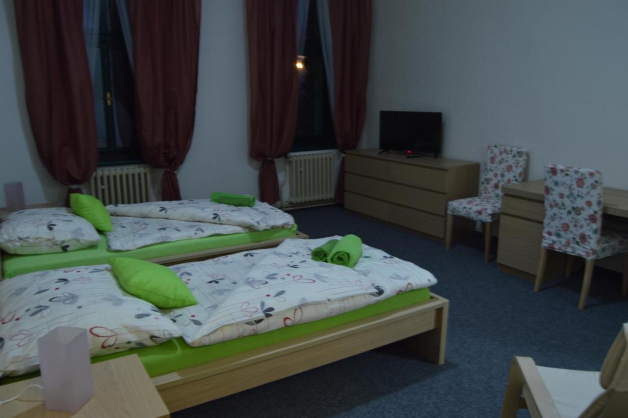 Hotel*** Cesky Dum Chomutov Exteriör bild