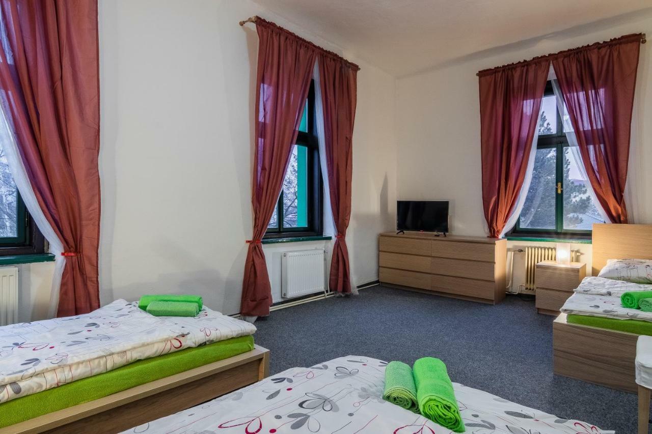 Hotel*** Cesky Dum Chomutov Exteriör bild
